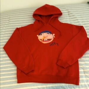 GILDAN HEAVY BLEND “jeffy” red hoodie.      Size S/P. like new